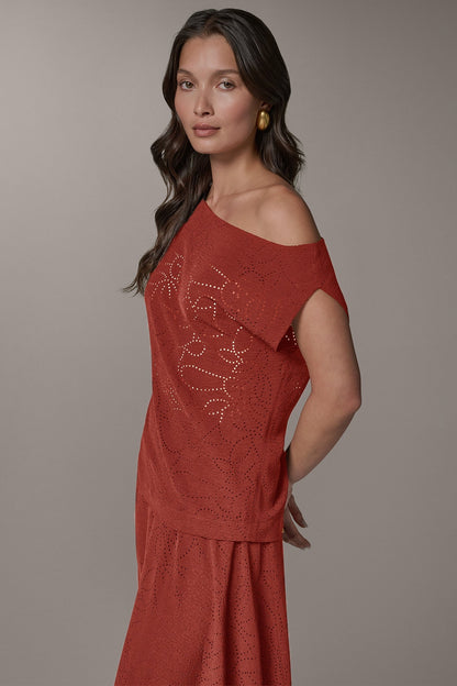 SLEEVELESS ASYMMETRIC LASER CUT TOP