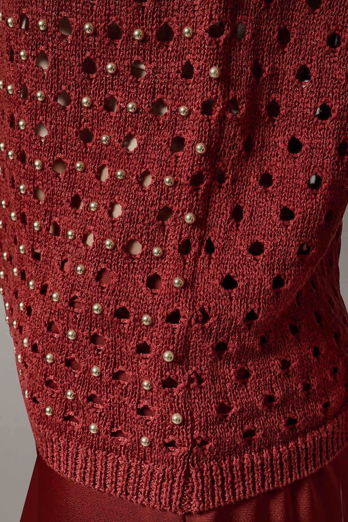 SLEEVELESS OPEN-STITCH HALTER SWEATER
