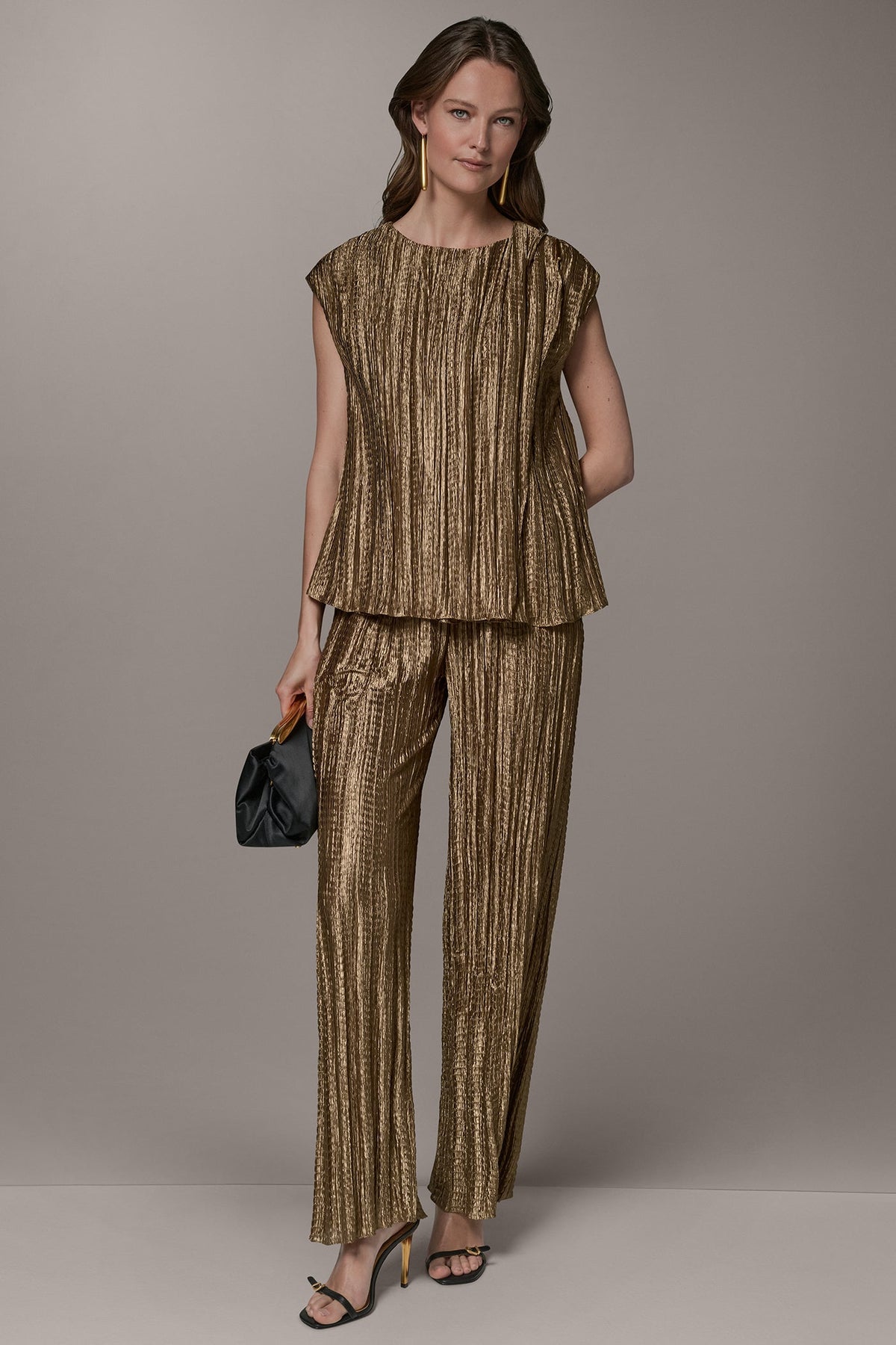 SLEEVELESS METALLIC PLEAT BLOUSE